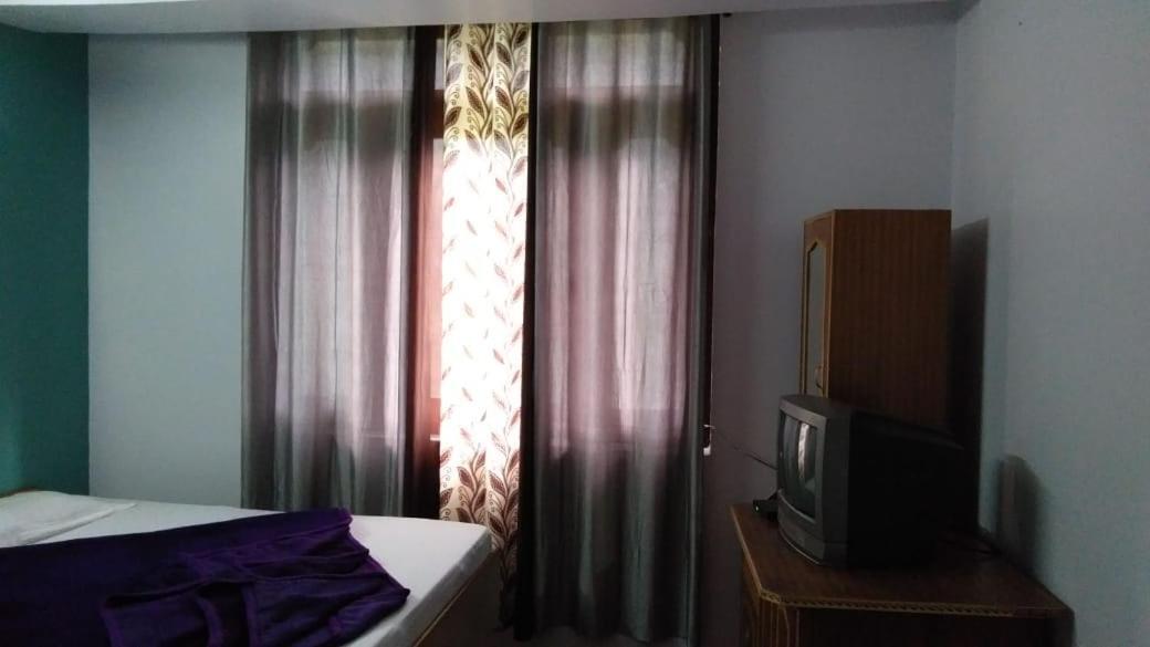 Debbhumi Regency Hotel Sangla Bagian luar foto